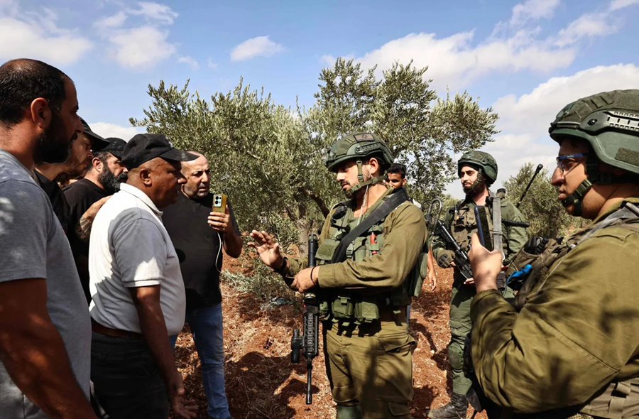 موسم قطف الزيتون: الجيش الإسرائيلي في خدمة الإرهاب اليهودي | آفي دبوش